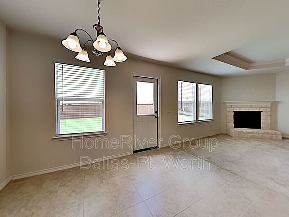 3rd image of 1425 Vernon Dr