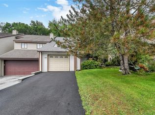 120 Country Club Dr, Florida, NY 10921