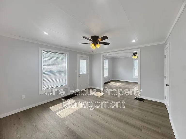 16 N Jones St — Photo 3