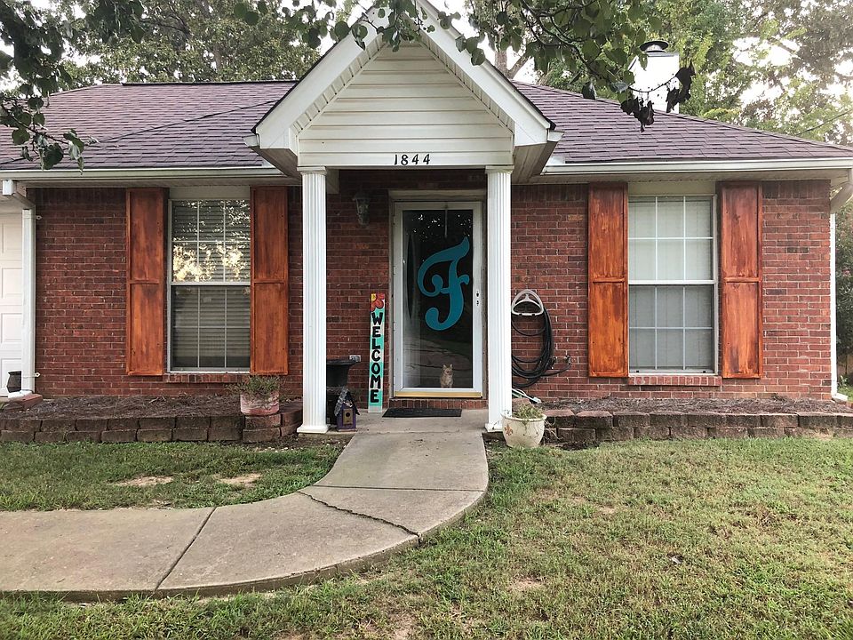 1st image of 1844 Twin Pine Dr