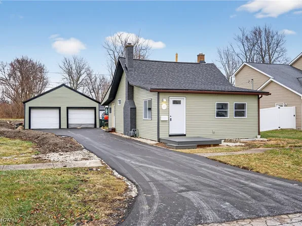 605 W Shore Blvd, Sheffield Lake, OH 44054