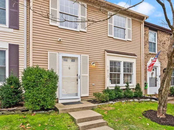 1613 Sierra Woods Dr, Reston, VA 20194