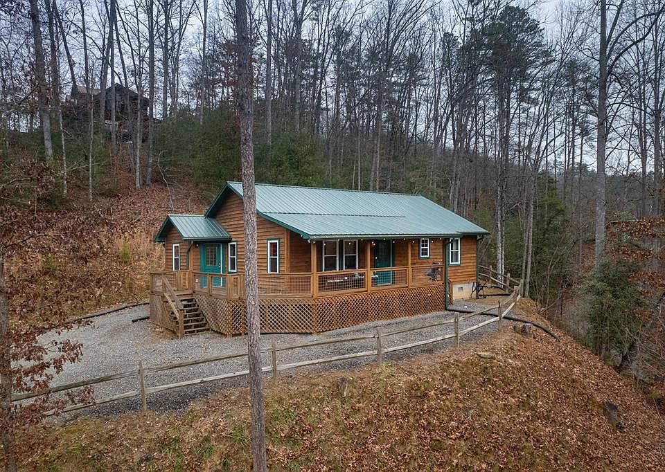 1st image of 67 Hemlock Dr