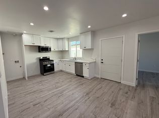 7832 Fulton Ave, North Hollywood, CA 91605