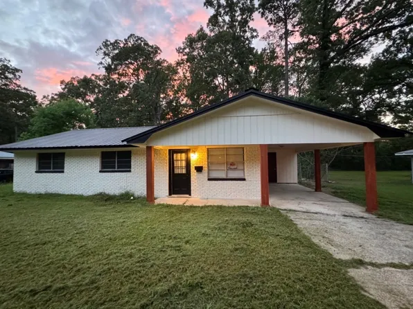 712 5th St NE, Springhill, LA 71075