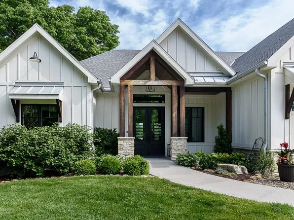 10000 Hollingsworth Rd, Kansas City, KS 66109