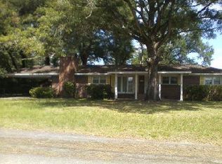 15 Roberts St, Varnville, SC 29944