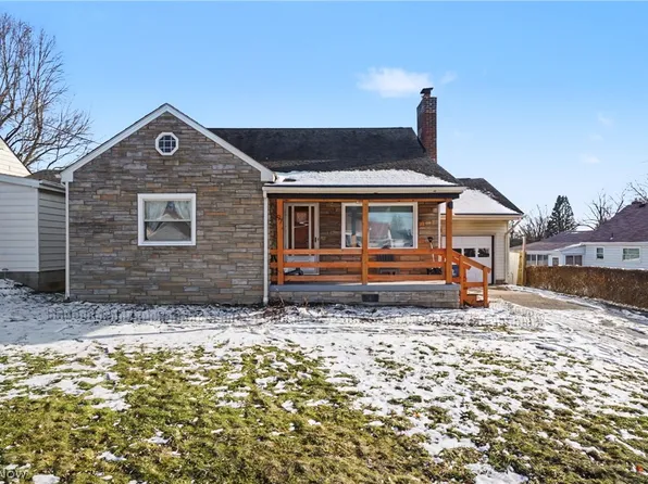 97 Rosary Dr, Campbell, OH 44405