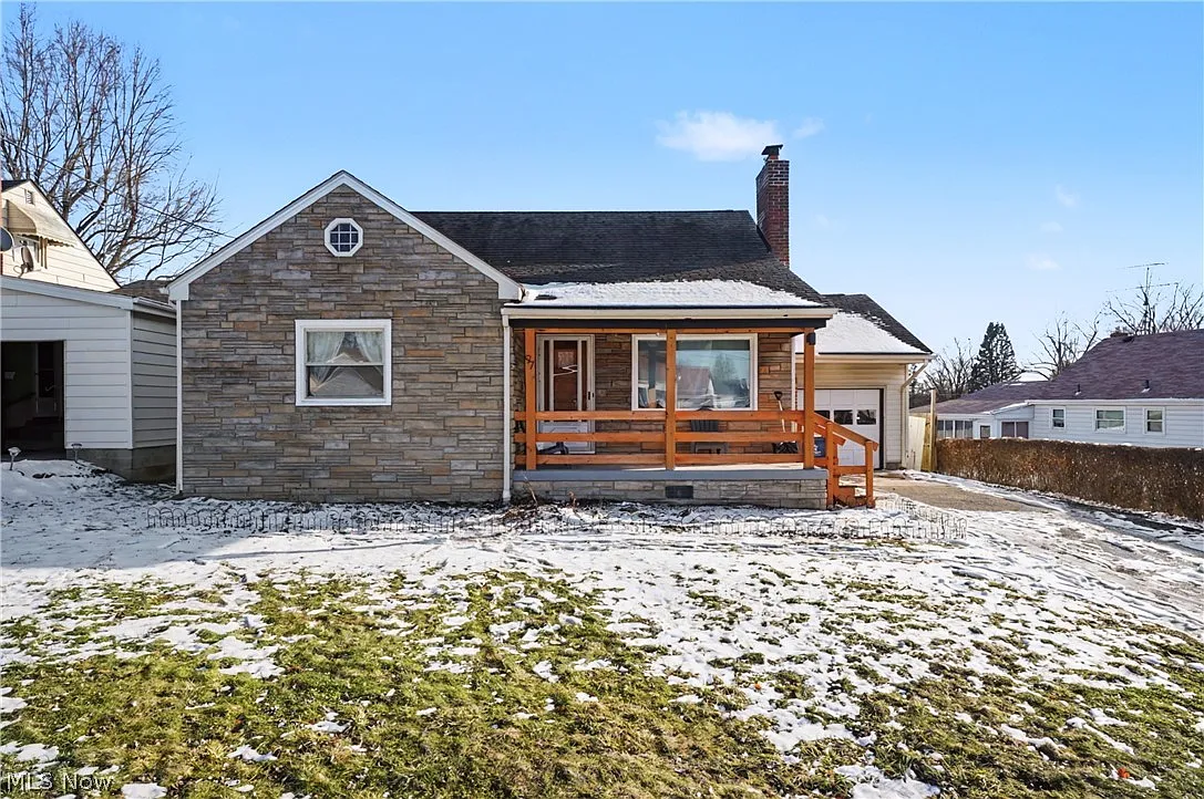 97 Rosary Dr photo 1