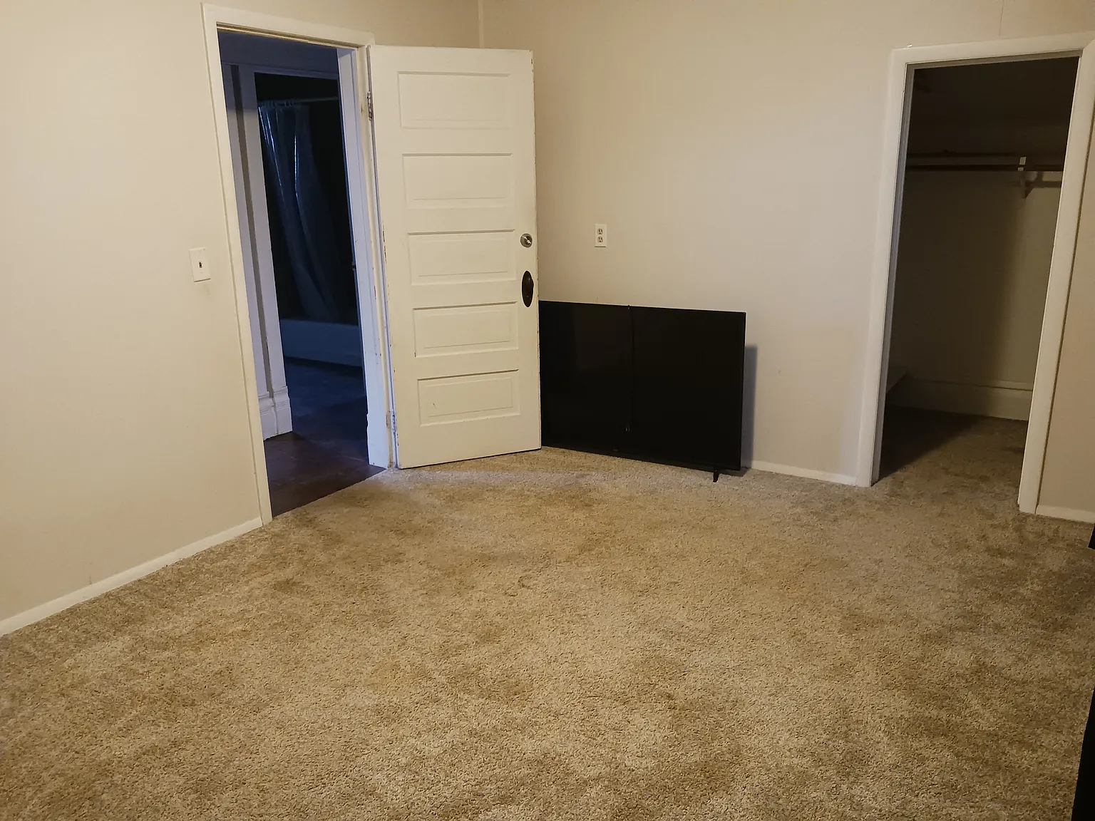 3 bed, 2000 sqft, $1,725 — Photo 2