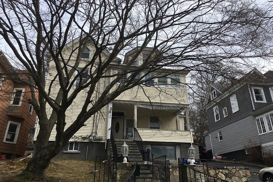 1st image of 20 Linden Ave