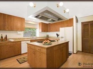 3142 E Manoa Rd, Honolulu, HI 96822