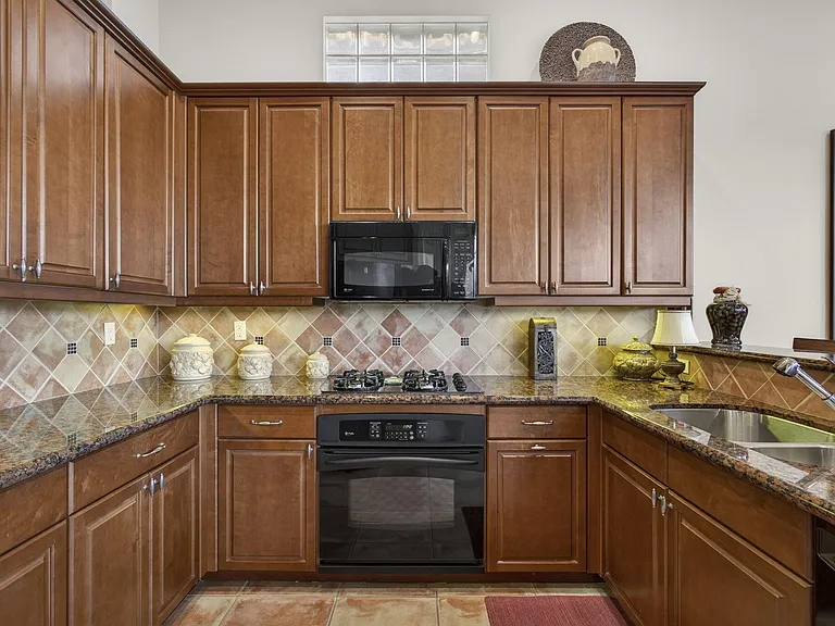 207 Andalusia Dr — Photo 16