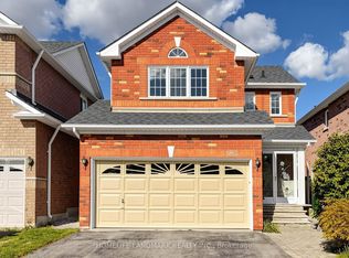 5853 Swordsman Dr, Mississauga, ON L5M6P4