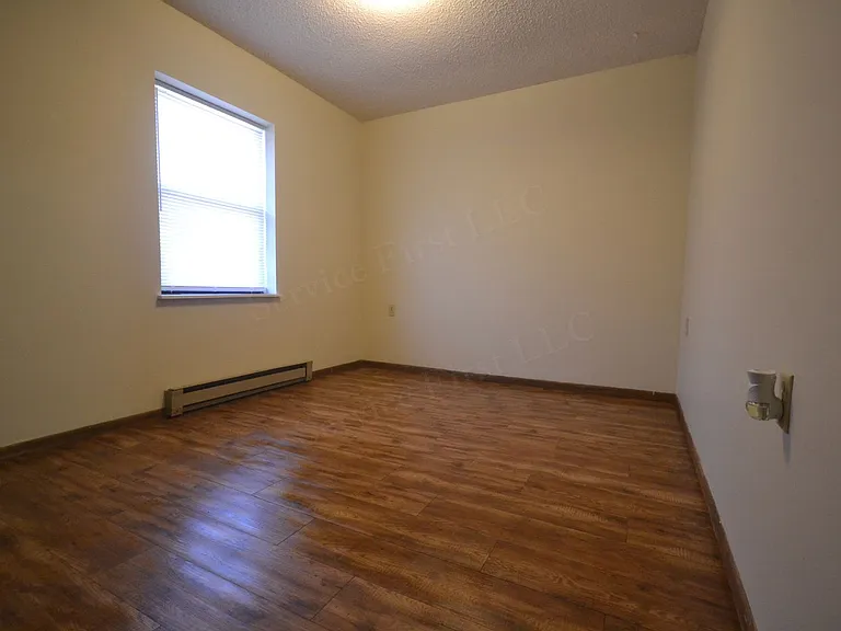 710 Elm Dr — Photo 11