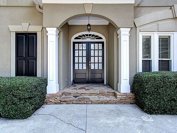 2nd image of 2262 Edgemere Lake Cir