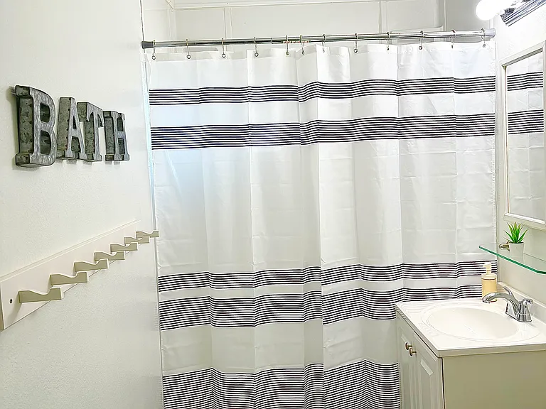 2705 S Nogales Ave — Photo 16