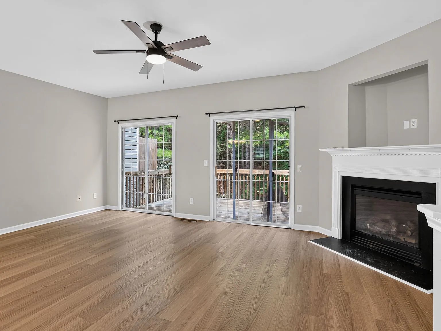 3 bed, 3.5 bath, 1496 sqft, $2,250 — Photo 2