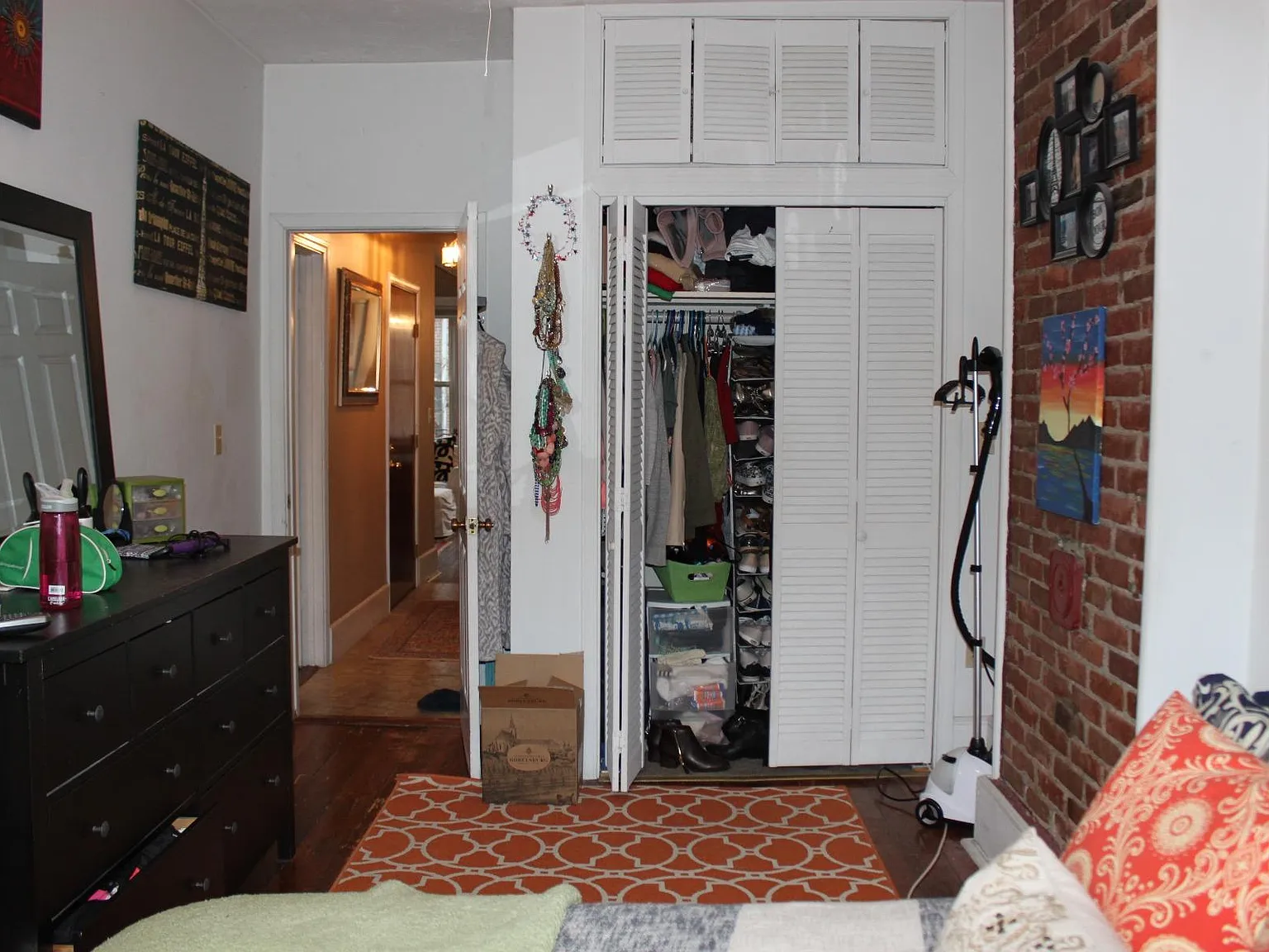 2 bed, 900 sqft, $3,200 — Photo 2