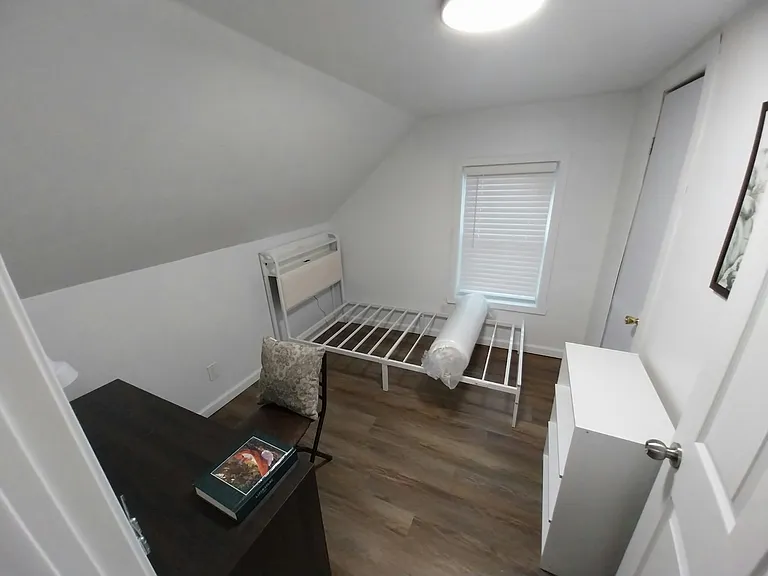 1181 S Plymouth Ave #1 — Photo 8