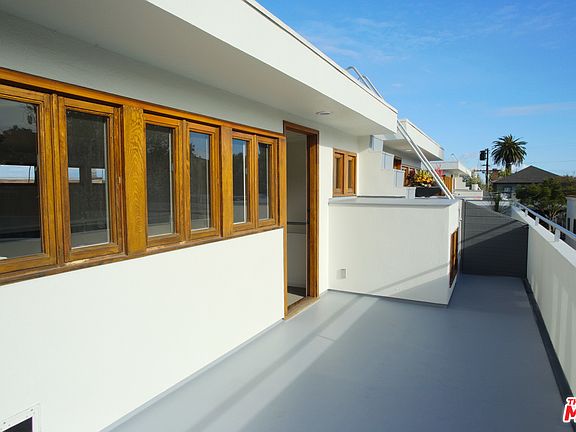 2nd image of 505 Pier Ave APT D