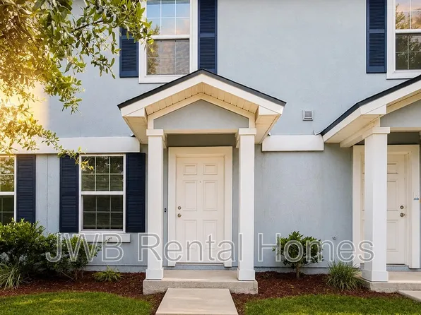 8460 McGirts Village Ln, Jacksonville, FL 32210
