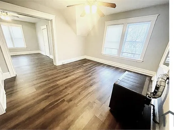 16 Hillside St, Worcester, MA