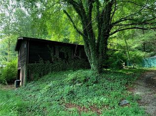 417 Mountain Rd, Hendersonville, NC 28791