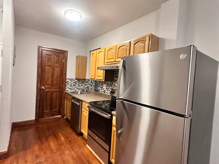 783 9th Ave #4R — Photo 1