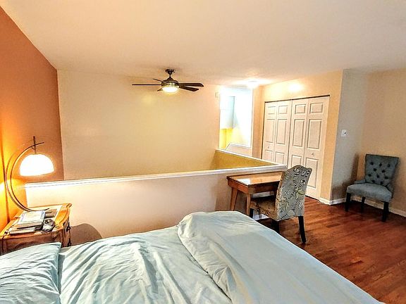 3rd image of 2036 Wallace St #2F