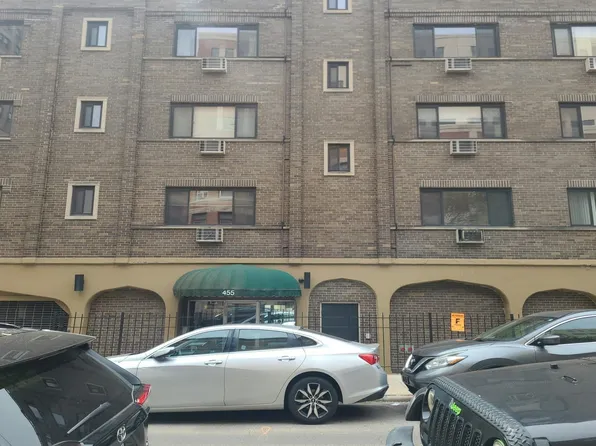 455 W Saint James Pl, Chicago, IL 60614