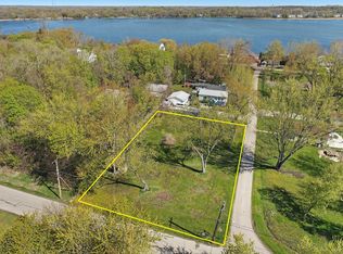 28490 W Main St, Wauconda, IL 60084