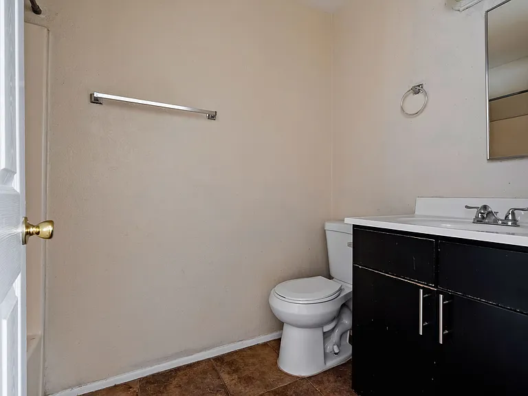 28-web-or-mls-1742 E Pepper Cir Apt 4--25_12132024