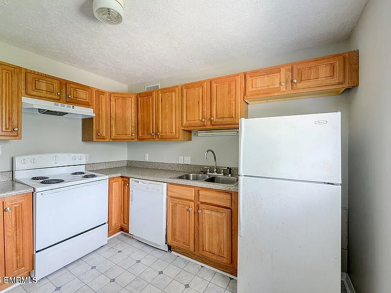 2213 23rd Ave — Photo 7