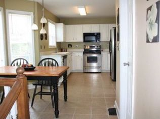 406 Towne Valley Dr, Woodstock, GA 30188