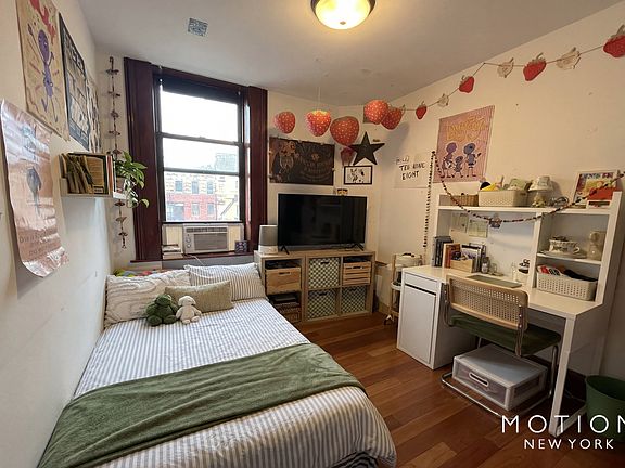 2nd image of 1261 Park Ave #12B6