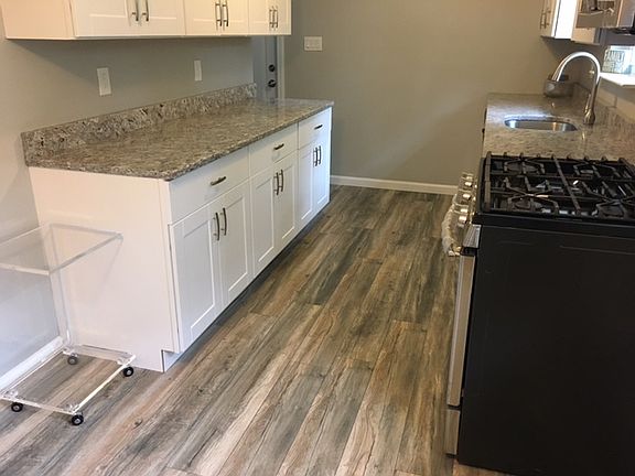 3rd image of 96 Peters Ln