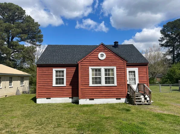 2233 Oak Dr, Tarboro, NC 27886