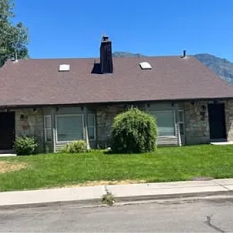 4 bed, 1944 sqft, $2,100 — Photo 2