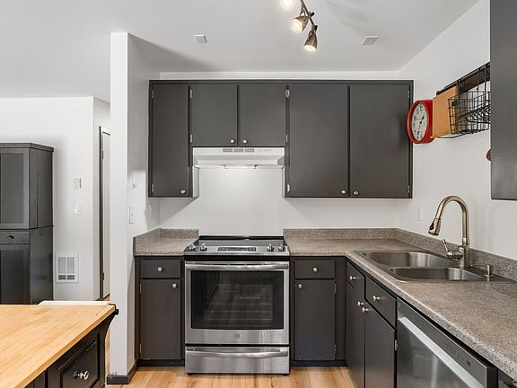 3rd image of 1630 SE Tempest Dr Unit 10