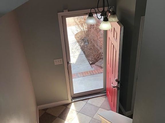 5th image of 220 Sheffield St
