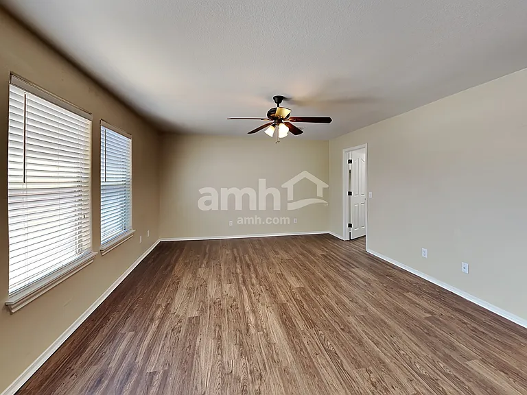 18526 W Valerie Dr — Photo 11