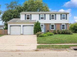 1832 El Camino Dr, Xenia, OH 45385