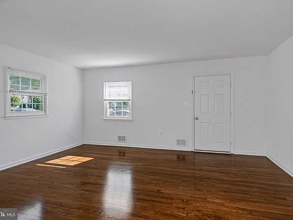 4th image of 14668 Cloverdale Rd