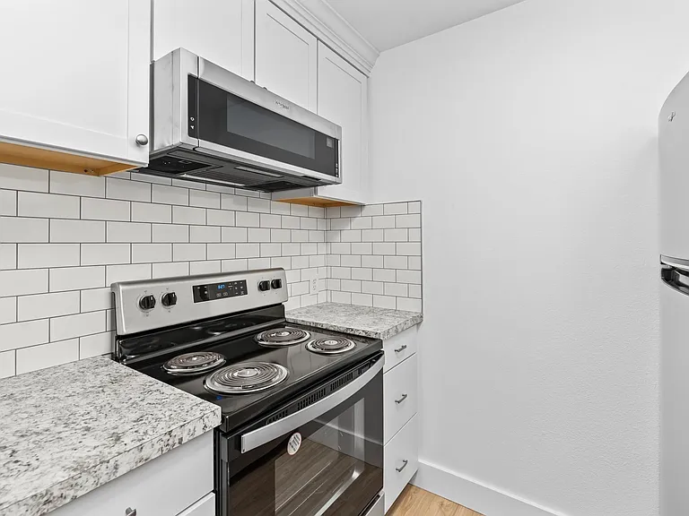 1160 S Denver Ave — Photo 6