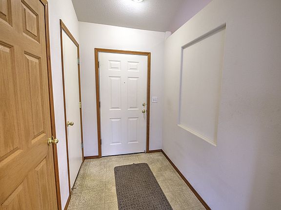 4th image of 17004 SE 6th St