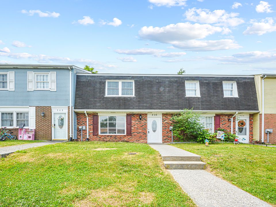 1st image of 206 Ash Hollow Dr