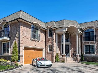 1050 Cumbermeade Rd, Fort Lee, NJ 07024