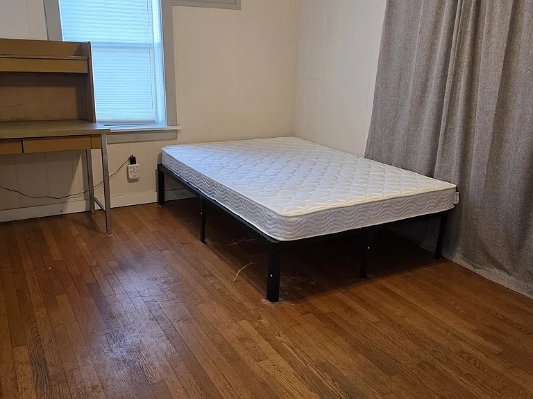 60 Maple St #1 — Photo 3