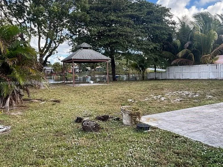 3921 SW 31st Dr — Photo 19